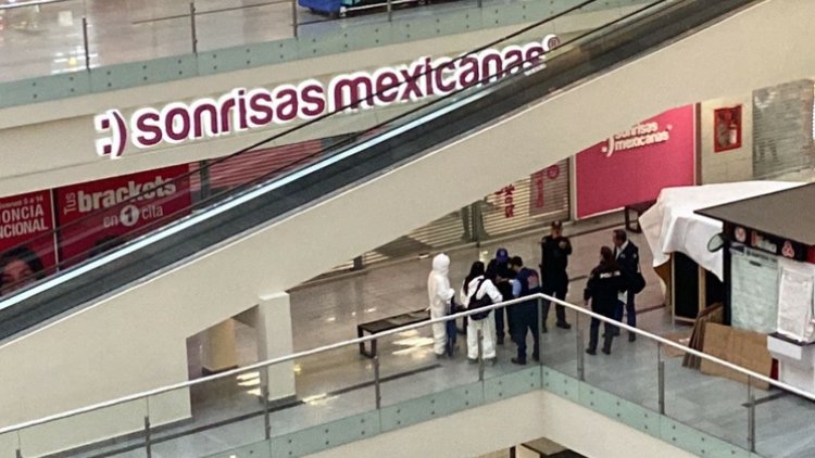 Investigan muerte de hombre que cayó en Plaza Town Center en la CDMX