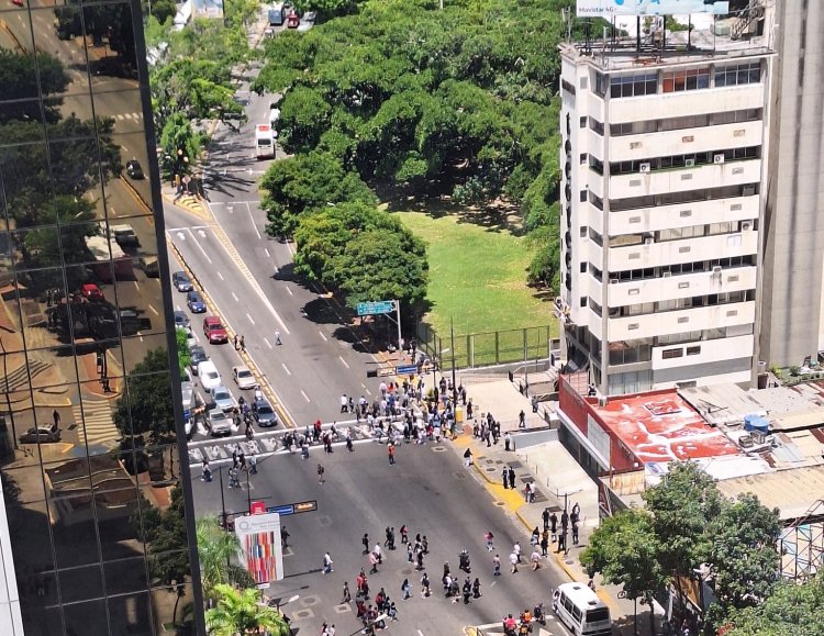 Intenso temblor sacude el centro de Colombia; reportan dos réplicas fuertes