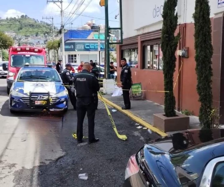 Aparente infarto acaba con la vida de un hombre en calles de Toluca