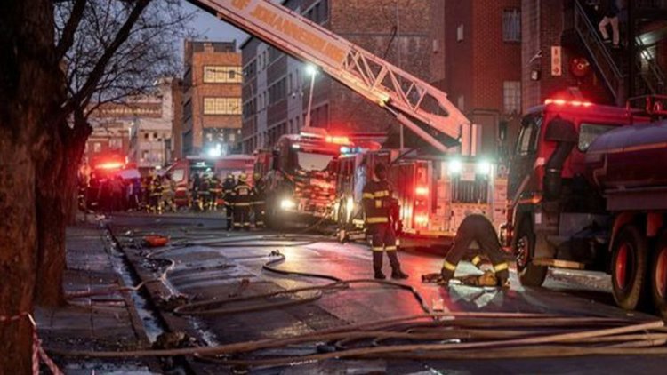 Incendio en centro financiero de Johannesburgo deja más de 70 muertos