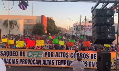 Afectados marchan en contra de las altas tarifas de la CFE