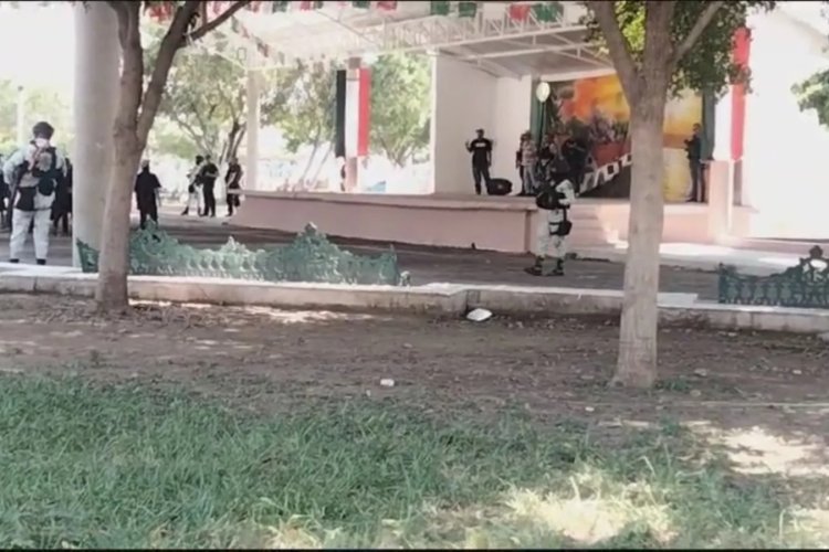 Lanzan explosivos en La Ruana, Michoacán