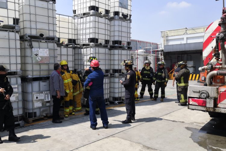 Explosión por corto circuito en una fábrica de Azcapotzalco