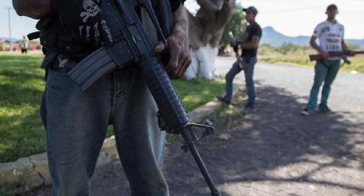 Familia huye de Sinaloa por amenazas de muerte y los alcanzan en Sonora; se llevan a dos jóvenes