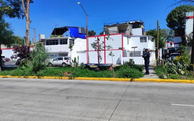 Encuentran cabeza de hombre sobre una banca en Tlalnepantla, Edomex