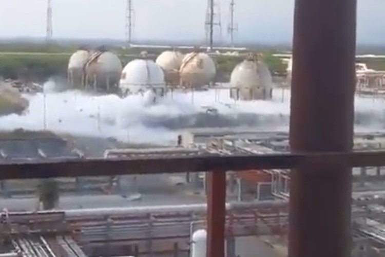 Fuga de gas LP en refinería de Cadereyta