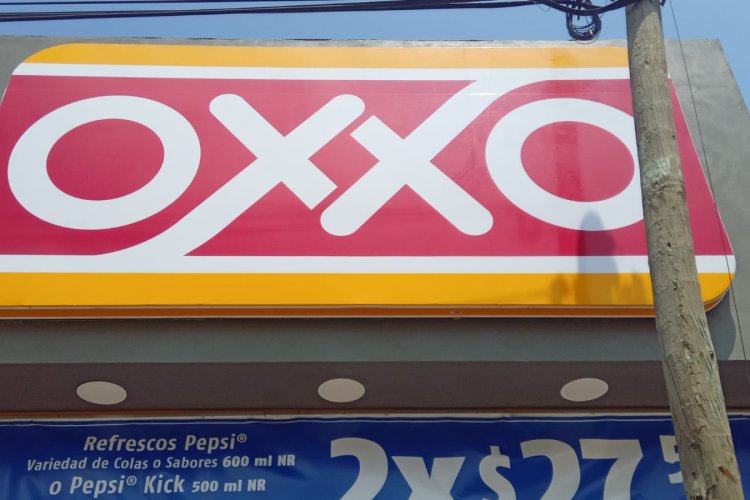 Retiro de incentivos a empleados del OXXO provoca protesta