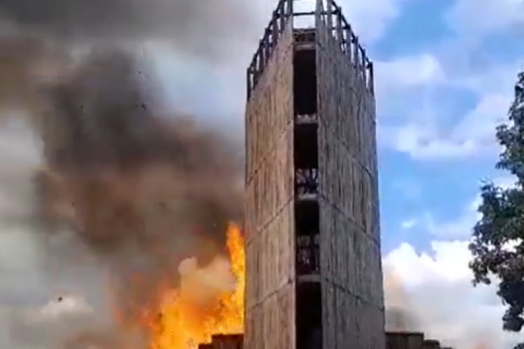 Se incendió mirador del Parque del Jaguar en Quintana Roo