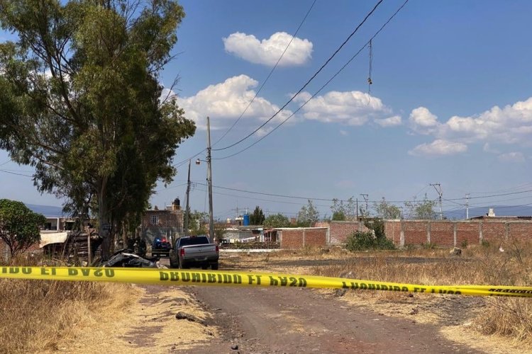 Encuentran cuerpo de mujer con disparo en la cabeza en Guanajuato