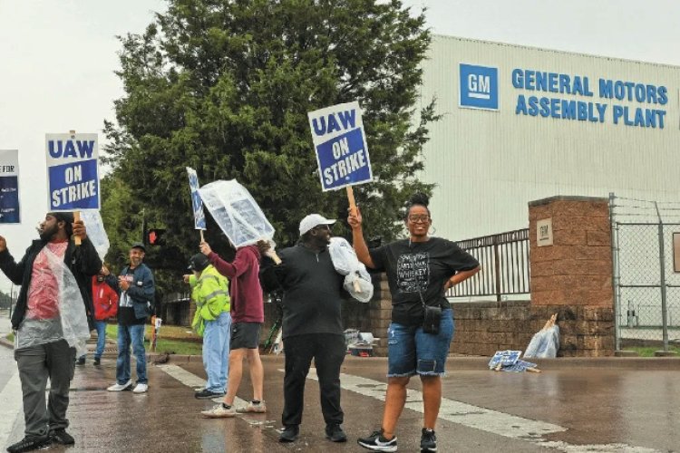 Prevén fin de la huelga de la UAW tras acuerdo con General Motors