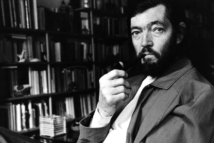 Subastarán en Uruguay un original de ‘Historias de cronopios y de famas’ de Julio Cortázar junto con siete textos inéditos