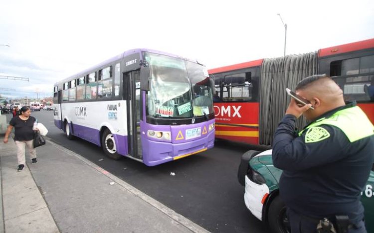 Mujer ciclista muere atropellada por camión de pasajeros en la Lagunilla, CDMX