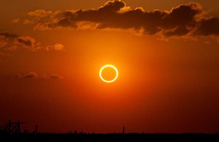 Riesgos de ver el eclipse solar anular sin protección