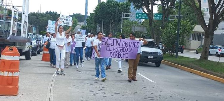 Se manifiestan trabajadores del Poder Judicial de la Federación, por recortes de la 4T