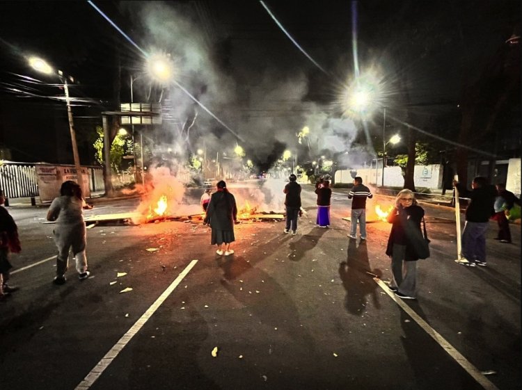 Granaderos del gobierno de la CDMX trataron de desalojar en plena noche a comunidad indígena