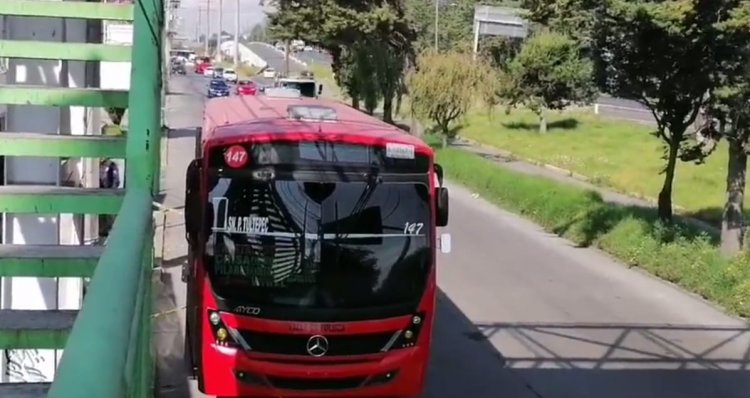 Asaltan autobús de servicio público en Toluca; dos pasajeros resultaron heridos al resistirse asalto