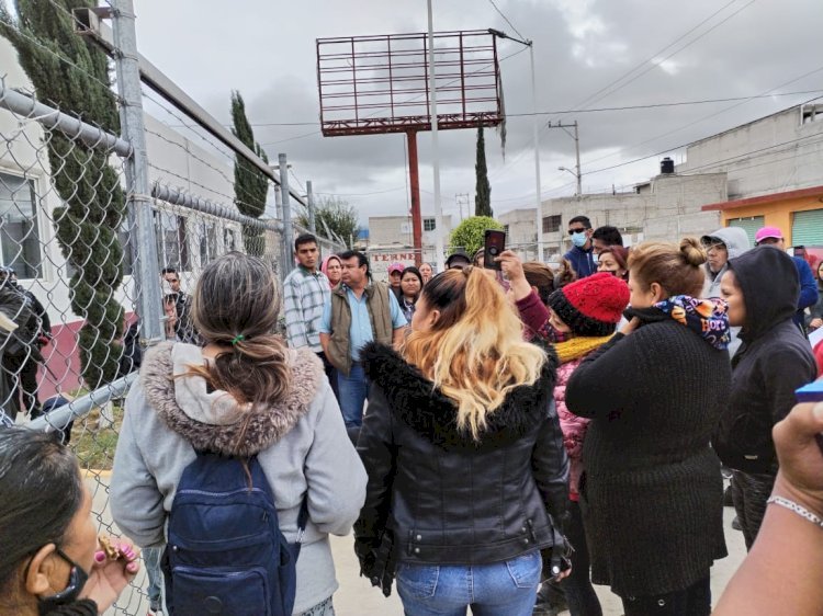 Denuncian en Chimalhuacán, Edomex acoso contra docentes de una primaria