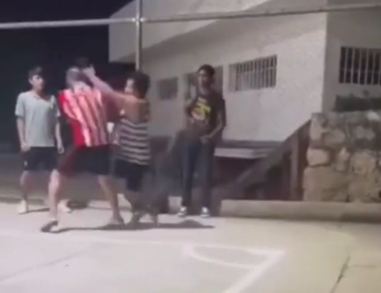 Hombre muere durante riña en una cancha de futbol en Chiapas