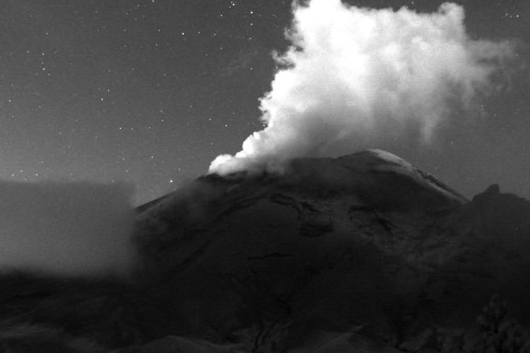 Reciente actividad del volcán Popocatépetl, reportan caída de ceniza