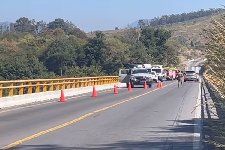 Hallan cuerpo sin vida de una mujer, con signos de violencia debajo del Puente Calderón en Ixtapan de la Sal