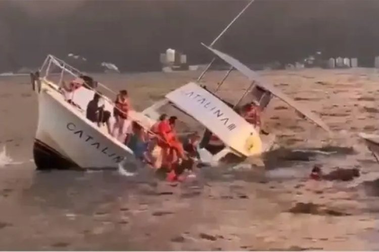 Naufragó embarcación frente a los arcos del malecón en Puerto Vallarta