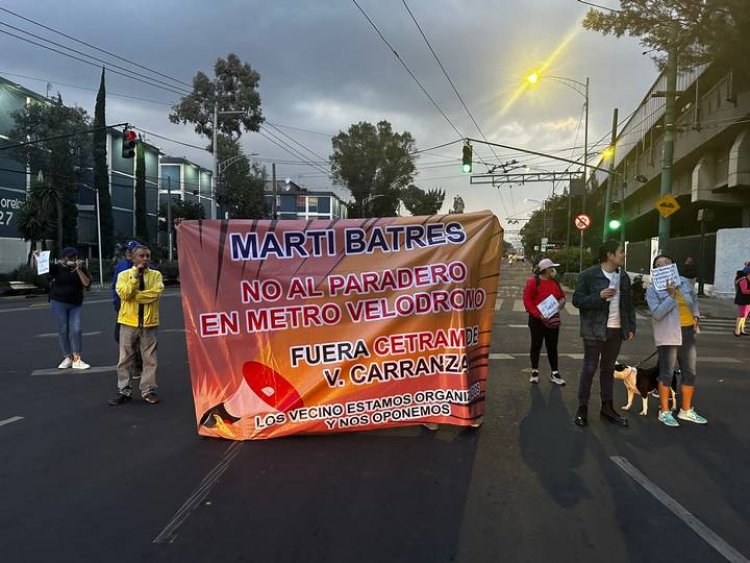 Vecinos protestan en contra de paradero provisional por remodelación de la Línea 9 del Metro CDMX