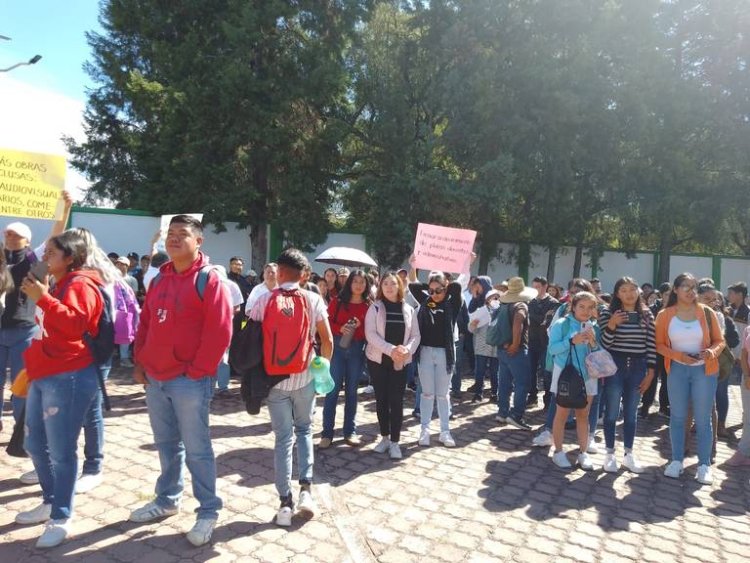 Alumnos del ITAT exigen destitución de director
