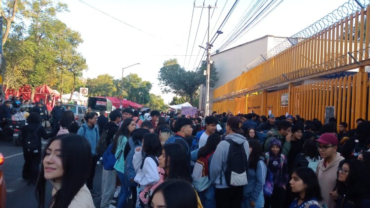 Encapuchados toman instalaciones de Preparatoria 8 de la UNAM en la CDMX