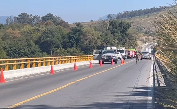 Hallan cuerpo sin vida de una mujer, con signos de violencia debajo del Puente Calderón en Ixtapan de la Sal