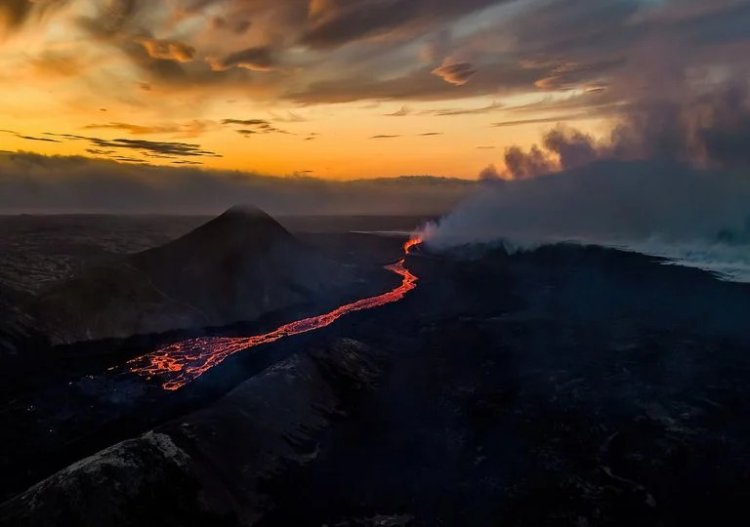 Situación del volcán en Islandia no ha cambiado, la probabilidad de erupción sigue alta