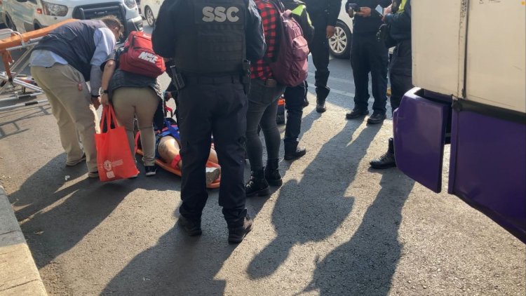 Camión de pasajeros atropella a ciclista en Av. Chapultepec, CDMX