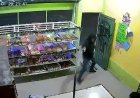Mujeres enfrentan a palos a ladrón que intentó asaltarlas en Ixtapaluca, EDOMEX