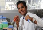 Niño de 13 años recibe título como licenciado Químico Farmacéutico Biólogo de la UdeG