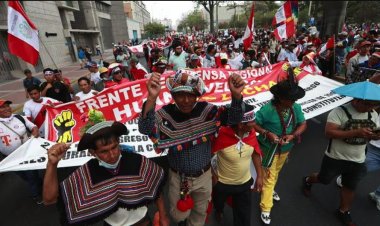 Peruanos se movilizan contra Gobierno designado de Dina Boluarte y el Congreso