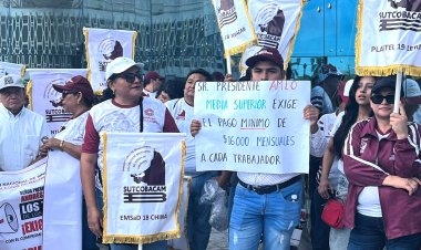 Marchan en Campeche trabajadores de Cobacam