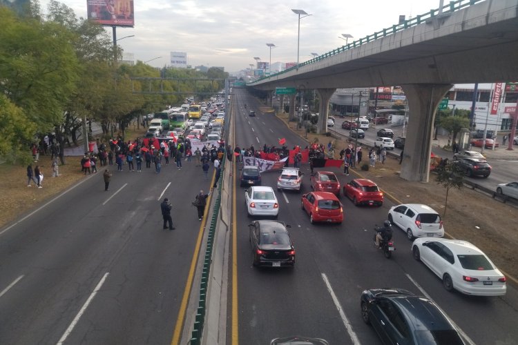 Reportan represión durante bloqueos de trabajadores del Colegio de Bachilleres en la CDMX