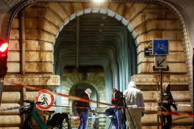 Hombre mata a turista e hiere a otras dos personas cerca de la Torre Eiffel