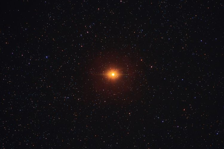 La estrella Betelgeuse desaparecerá temporalmente del cielo