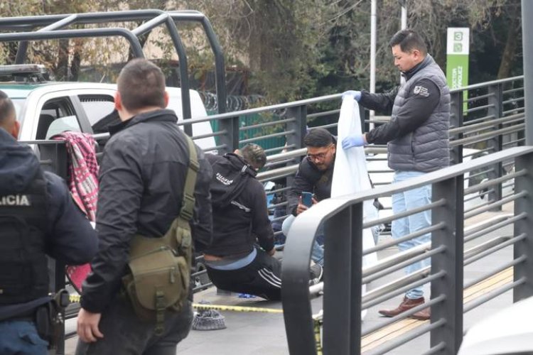 Matan a puñaladas a hombre afuera de estación de Metrobús de la CDMX