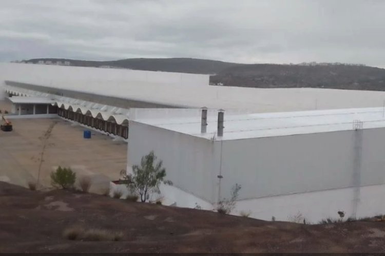 Reportan anaqueles vacíos durante inauguración de Megafarmacia del Bienestar en Huehuetoca, Edomex