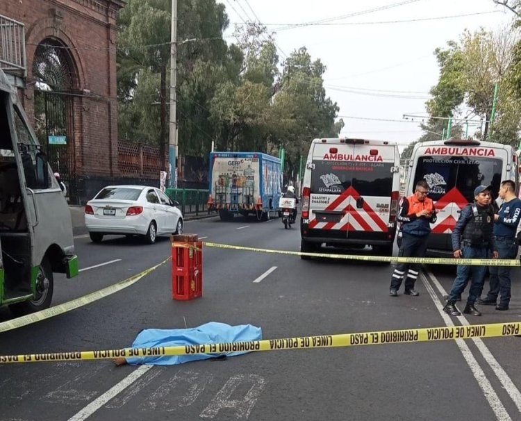 Hombre se lanza de puente y muere en Iztapalapa, CDMX