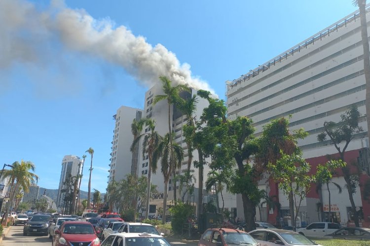 Se registra incendio en Hotel Emporio de Acapulco
