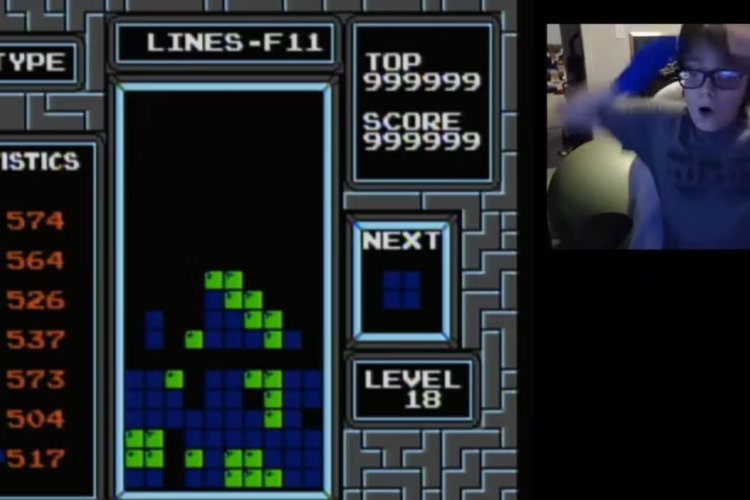 Adolescente de 13 años se convirtió en el primer humano el terminar el juego de Tetris