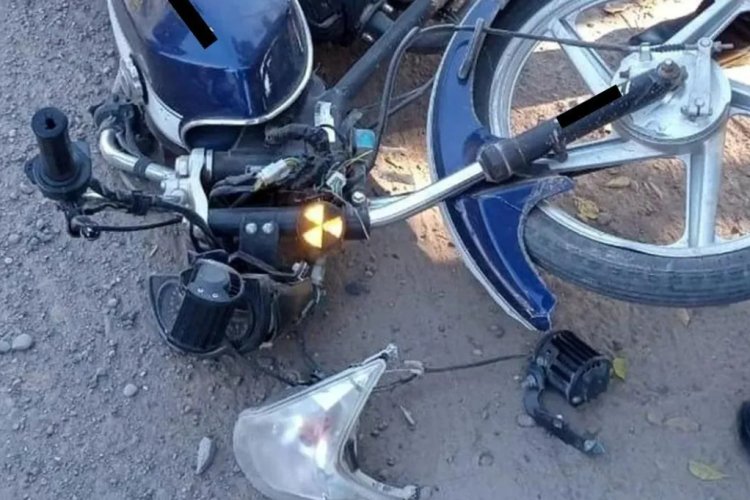 Llanta de tráiler golpea a motociclista que llevaba a su novia embarazada en Torreón, Coahuila