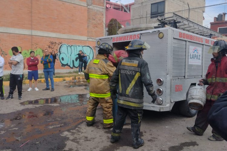 Brindarán apoyo a afectados por incendio en departamentos en Los Reyes La Paz