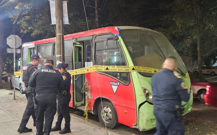 Encuentran mujer sin vida en camión abandonado en la CDMX