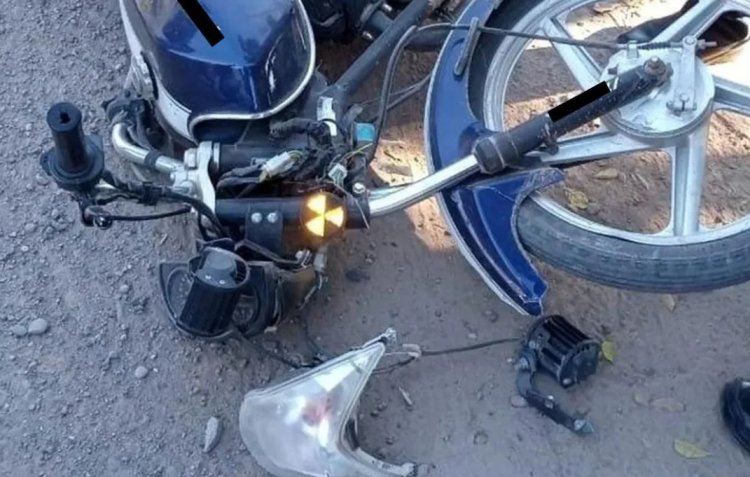 Llanta de tráiler golpea a motociclista que llevaba a su novia embarazada en Torreón, Coahuila