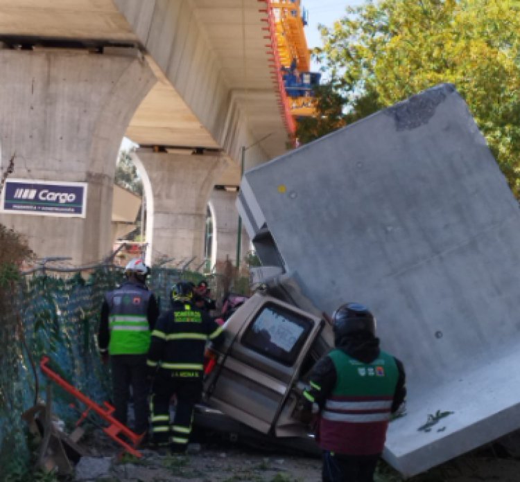 Colapsa estructura del Tren Interurbano en la alcaldía Álvaro Obregón, CDMX