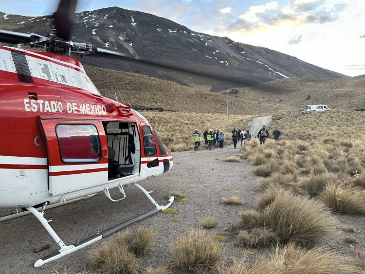 Auxilian y trasladan vía aérea a mujer que cayó en el Nevado de Toluca, EDOMEX