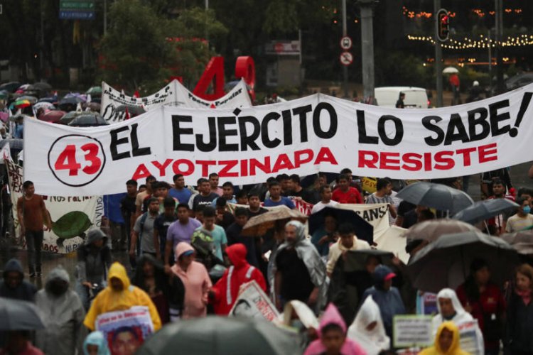 Emiten nuevas órdenes de aprehensión contra militares por caso Ayotzinapa